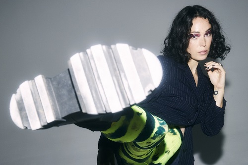 Kelly Lee Owens 2