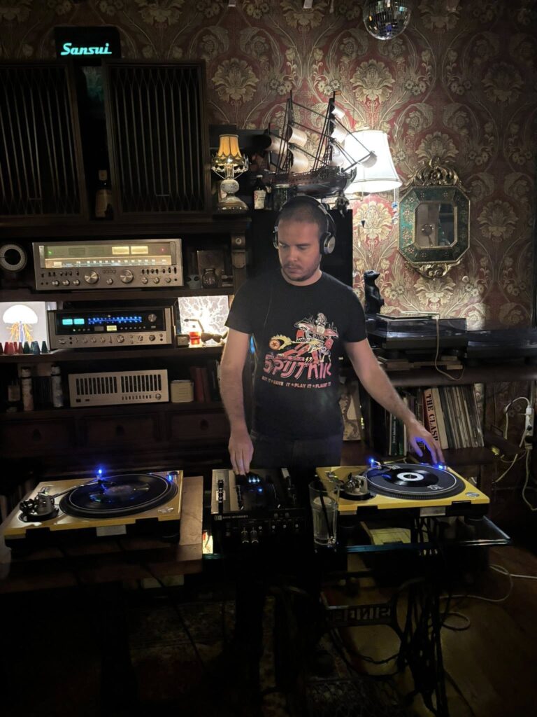 Camilo García en La comadreja